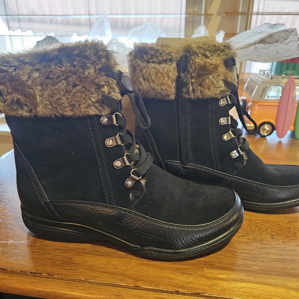 Clarks Black and Brown Fur-Trimmed Winter Boots